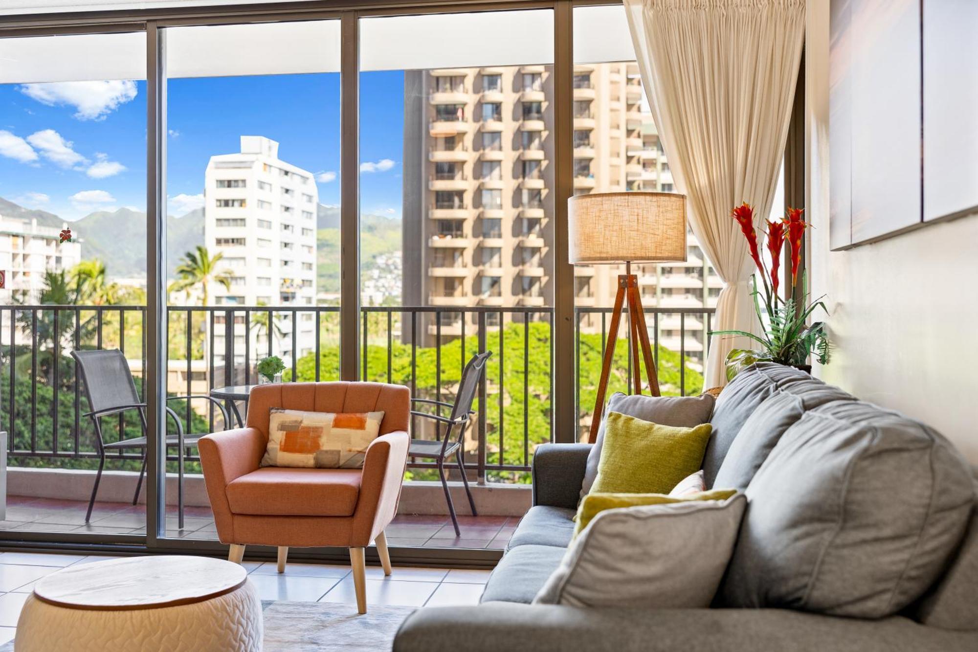 Cozy Waikiki Getaway, Stroll To Beach With Free Parking ホノルル エクステリア 写真