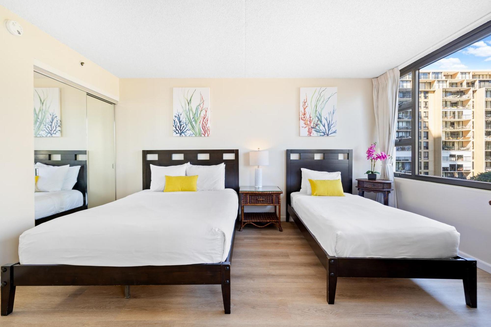 Cozy Waikiki Getaway, Stroll To Beach With Free Parking ホノルル エクステリア 写真