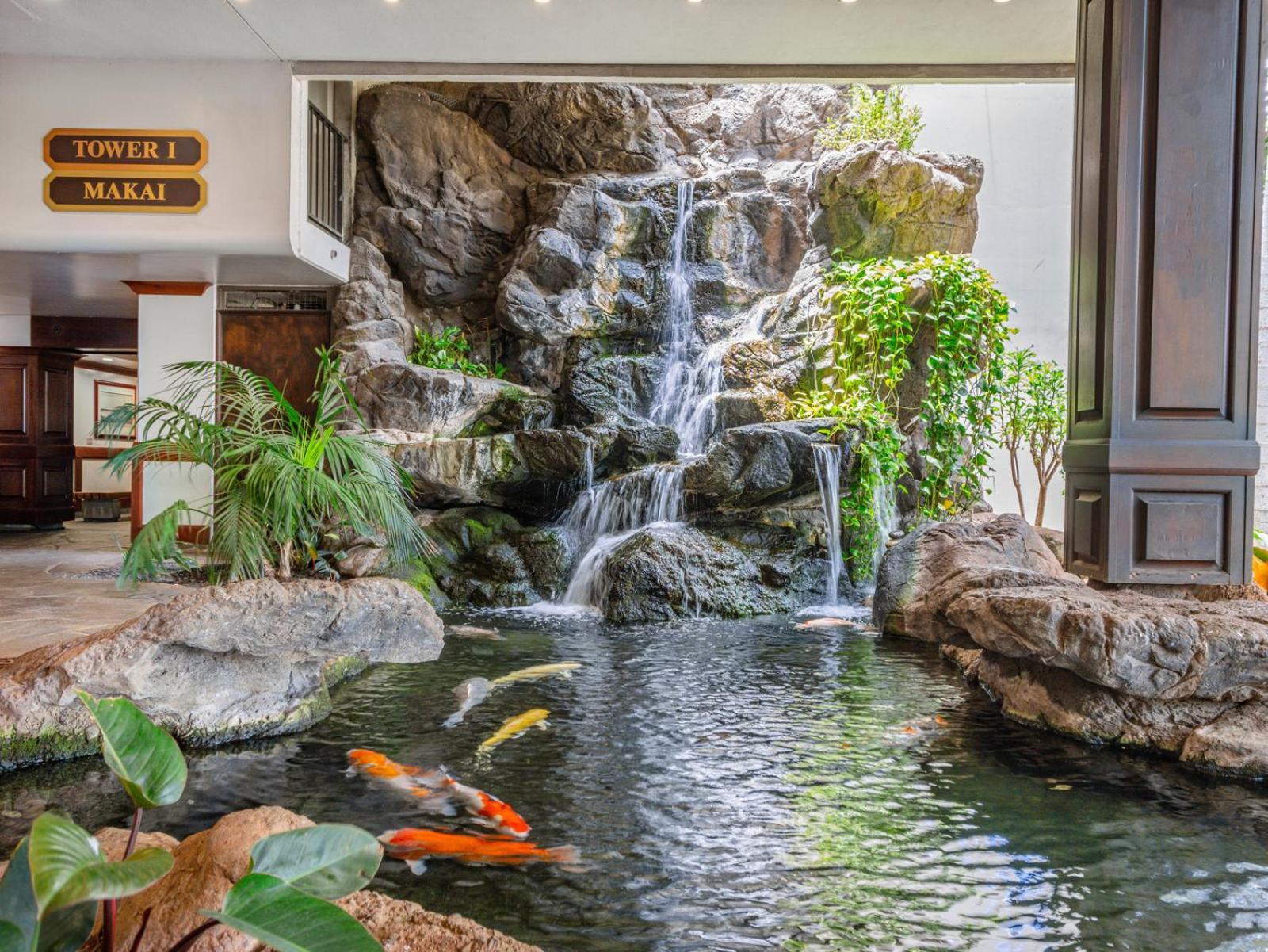 Cozy Waikiki Getaway, Stroll To Beach With Free Parking ホノルル エクステリア 写真