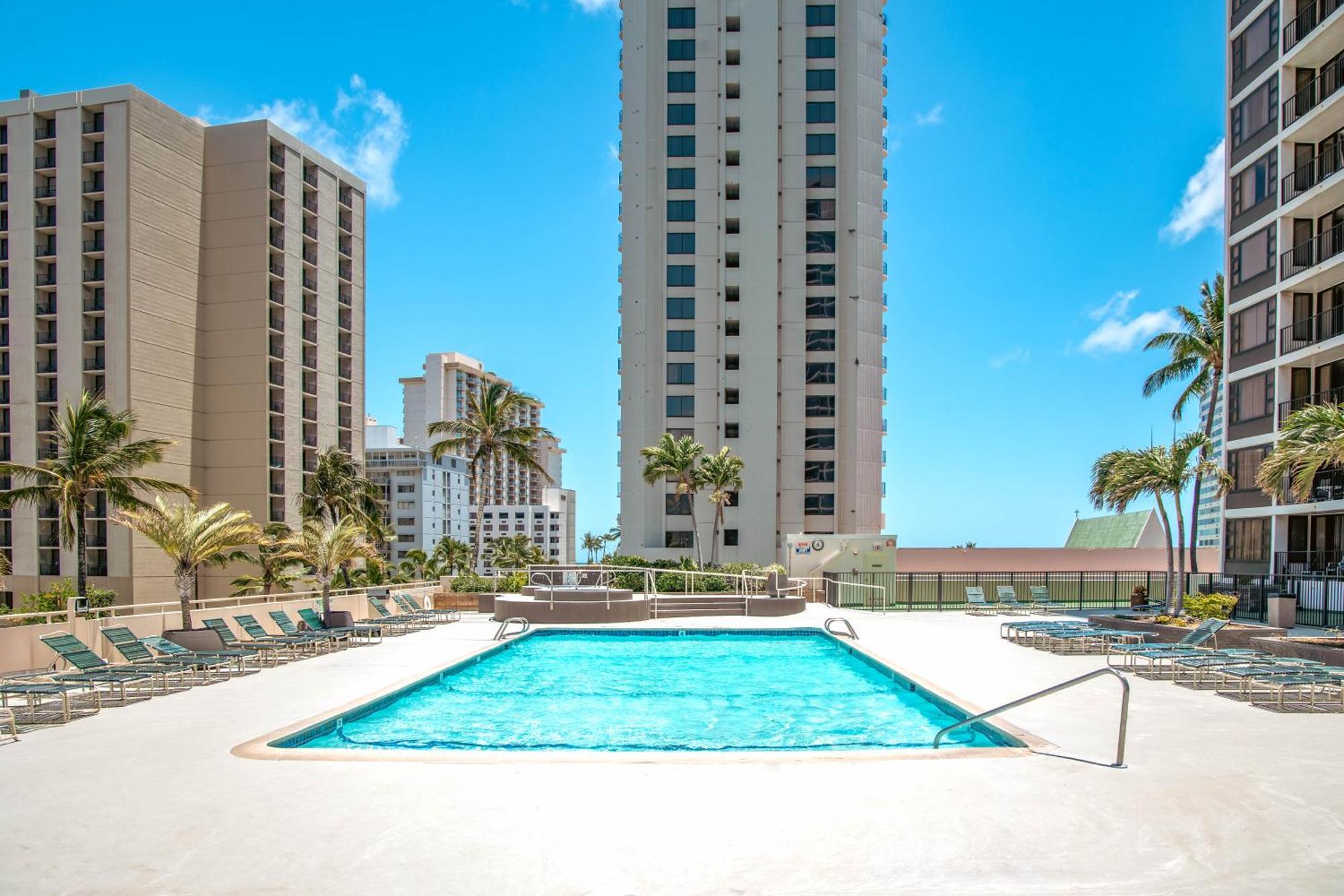 Cozy Waikiki Getaway, Stroll To Beach With Free Parking ホノルル エクステリア 写真