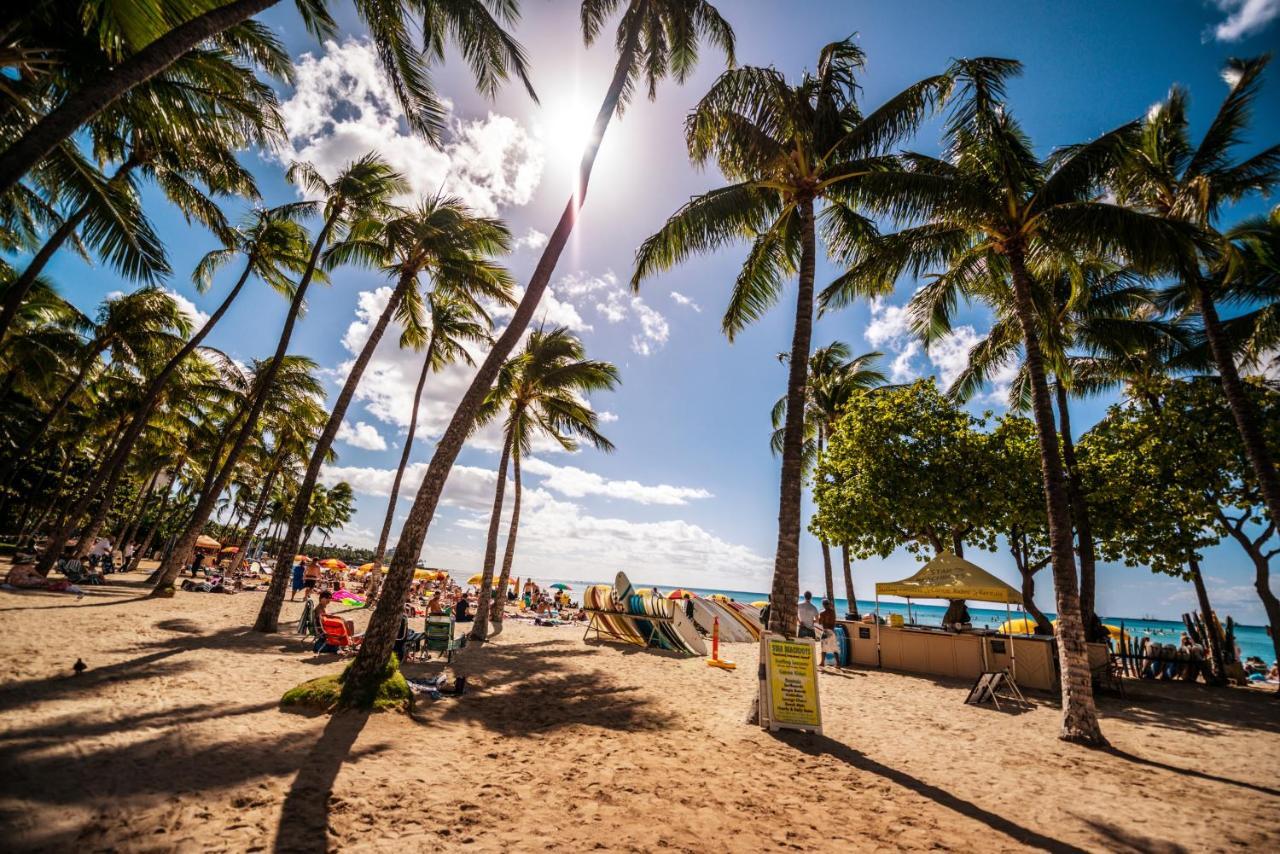 Cozy Waikiki Getaway, Stroll To Beach With Free Parking ホノルル エクステリア 写真