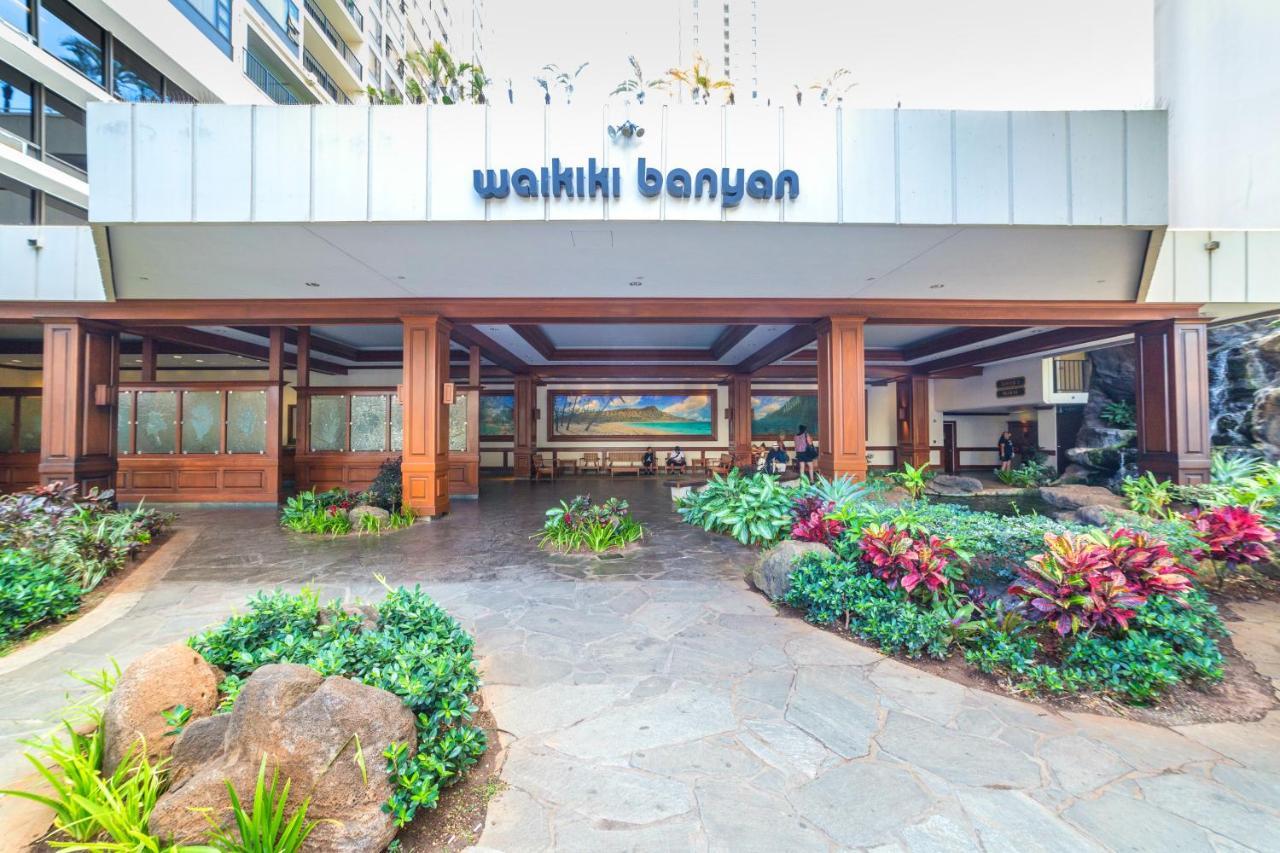 Cozy Waikiki Getaway, Stroll To Beach With Free Parking ホノルル エクステリア 写真